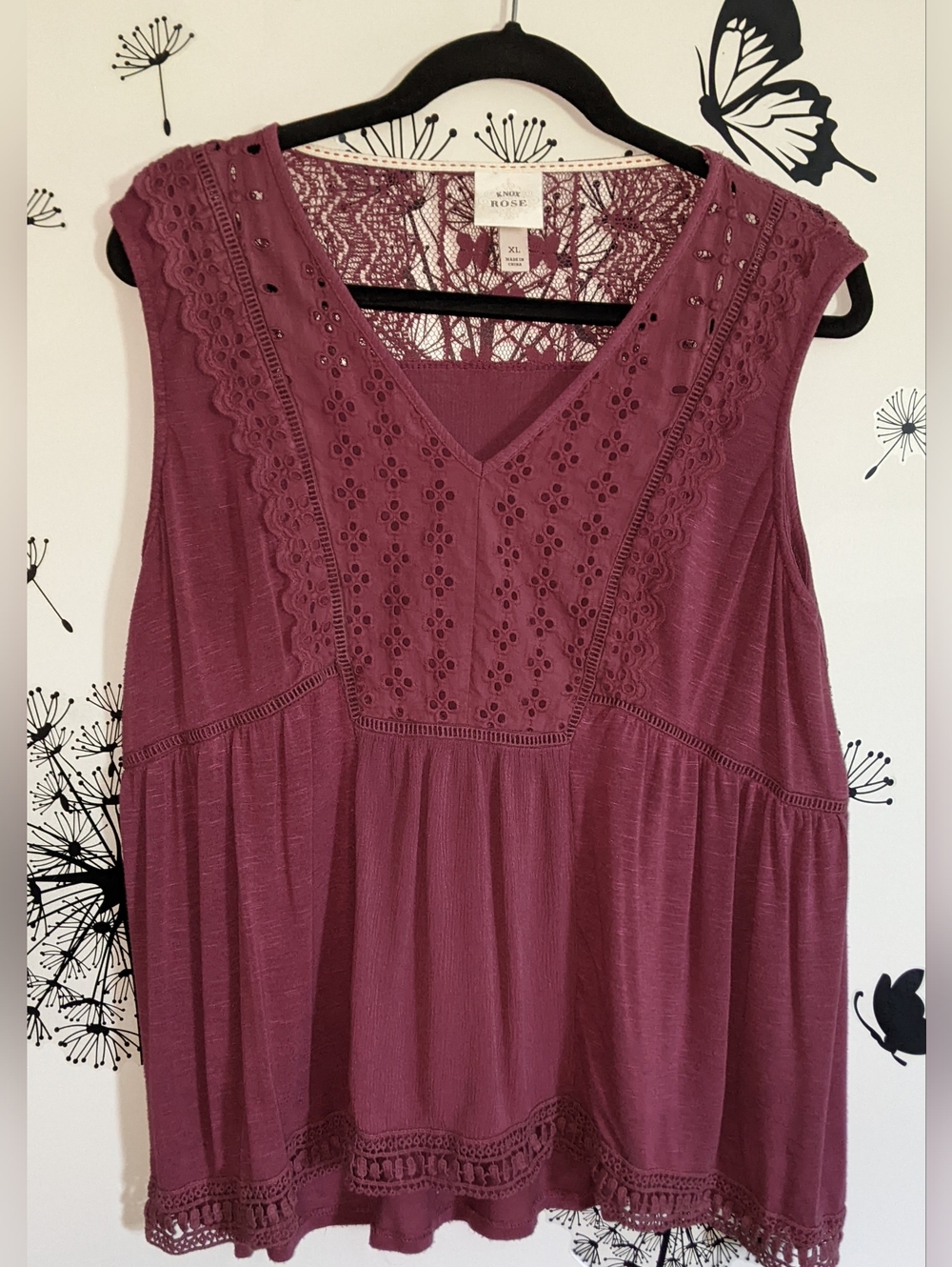 Knox Rose...Mauve Lace-Trim Sleeveless V-Neck Tunic